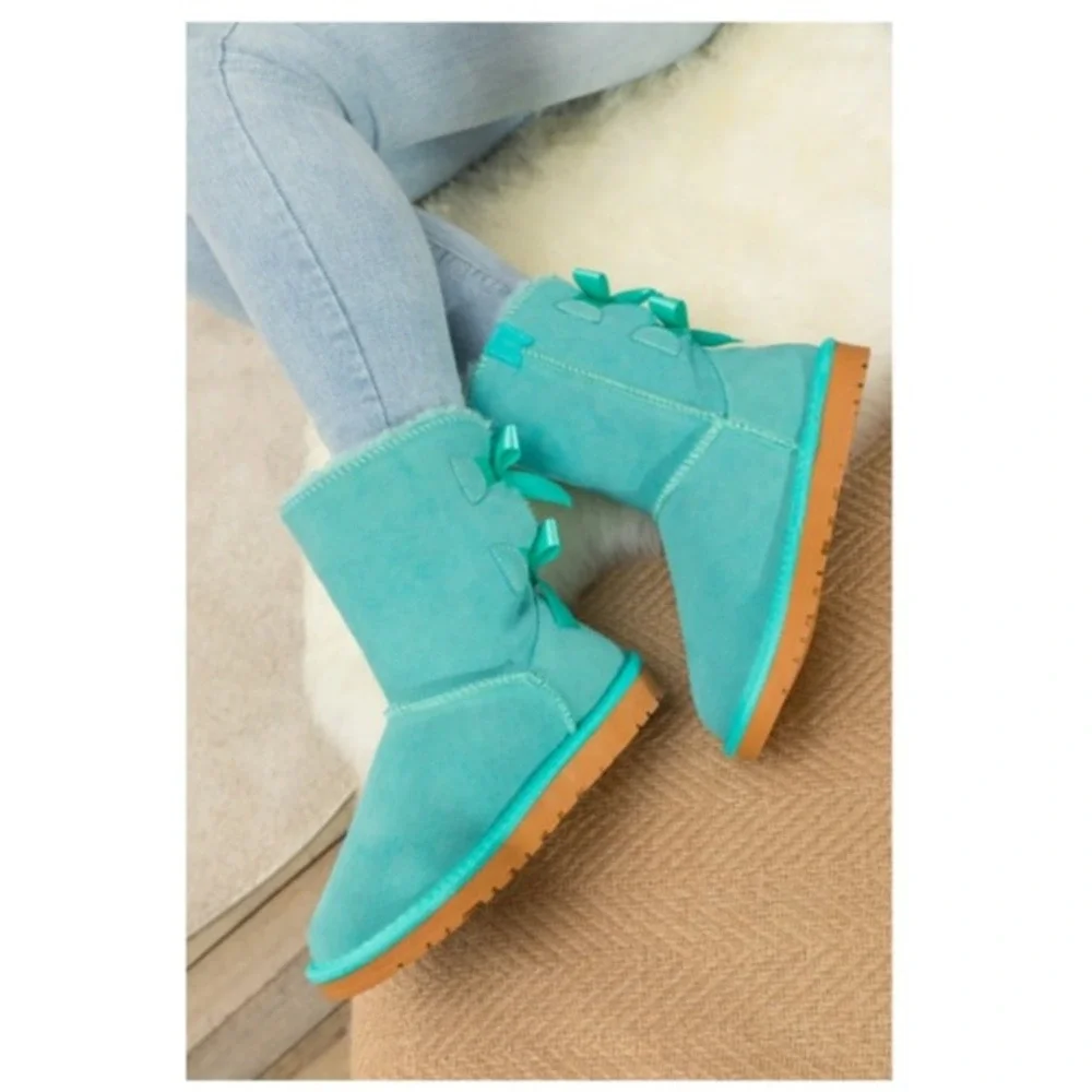 Smaibulun Ugg | Double Ballet Ribbon Bow Suede Shearling Boots - Turquoise
